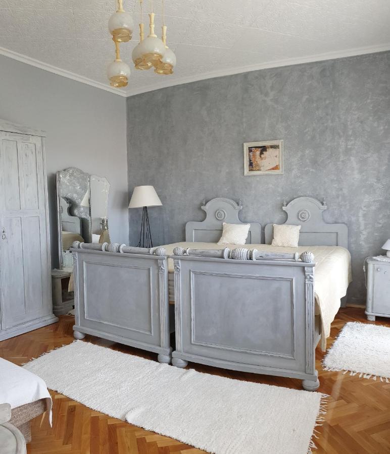 Domboldal Vendeghaz Apartment Noszvaj Exterior photo